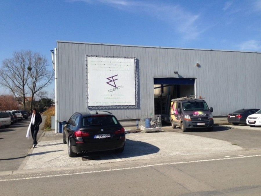 Hall à louer aux Cahottes / ImmoQuest