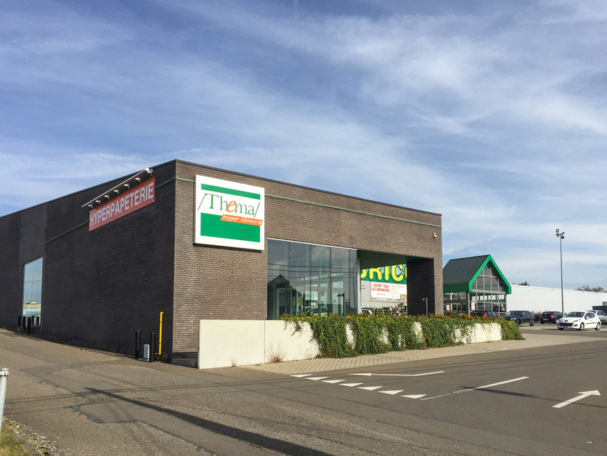 D'ici peu, l'enseigne Pure Sport siègera fièrement à la place de celle de l’hyper-librairie Thema